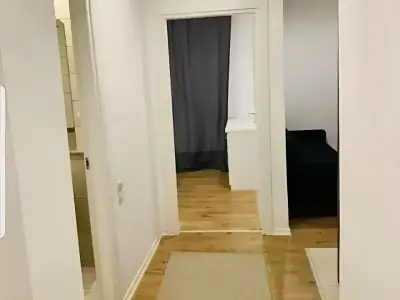 Apartament de vanzare Ștefăneștii de Jos Ilfov hol spre living